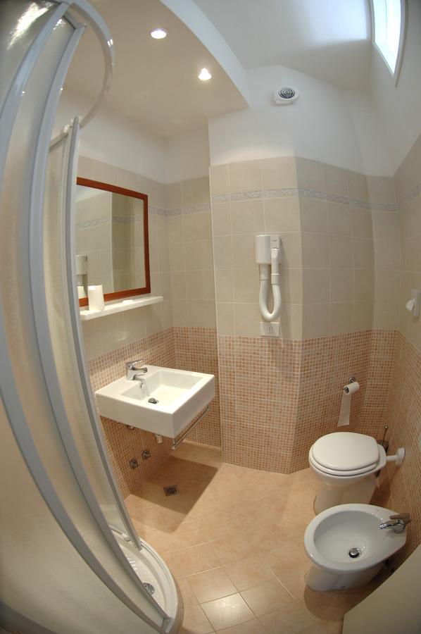 كاتوليكا Hotel D'Annunzio المظهر الخارجي الصورة