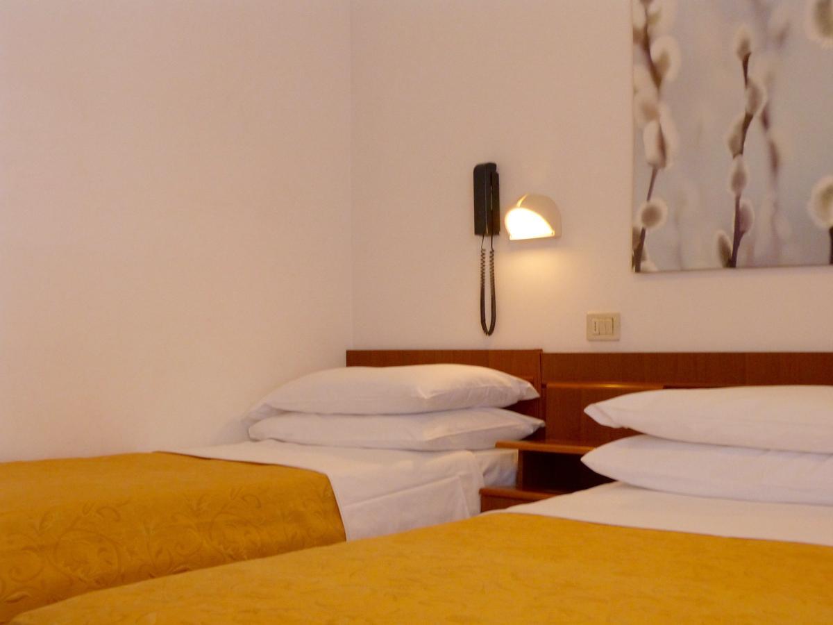 كاتوليكا Hotel D'Annunzio المظهر الخارجي الصورة